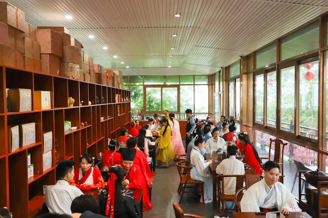 云雾缭绕的观音山人间仙境,云游观音山