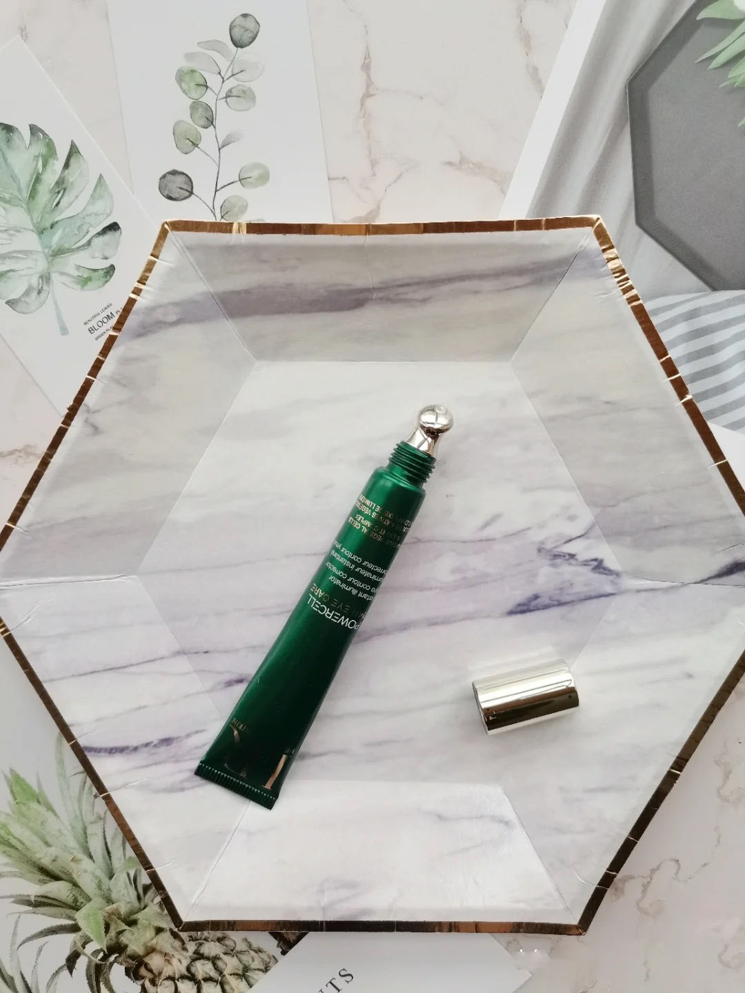 抗皱保湿眼霜赫莲娜,赫莲娜活颜修护舒爽眼霜测评