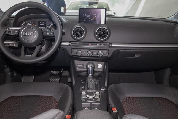 奥迪a3小钢炮多重,奥迪a3小钢炮2021