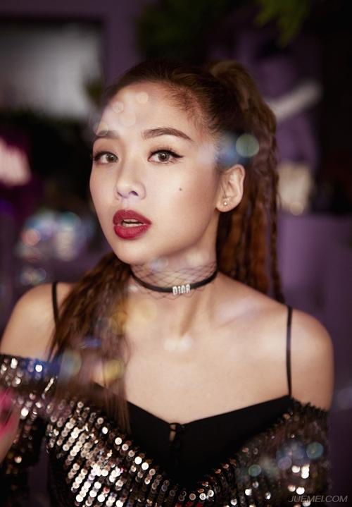 脸上有痣的女人会有什么特征,脸上有痣的女人天生就是大美人