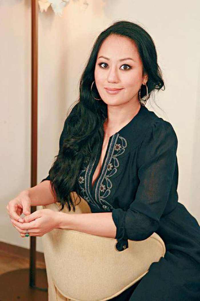 还完2.5亿债务背后，是真“人间富贵花”章小蕙