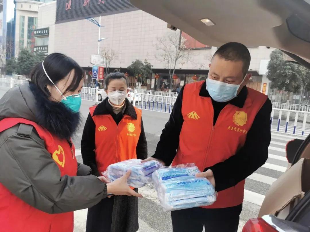 河南疫情防控应急志愿服务工作纪实致敬青春力量