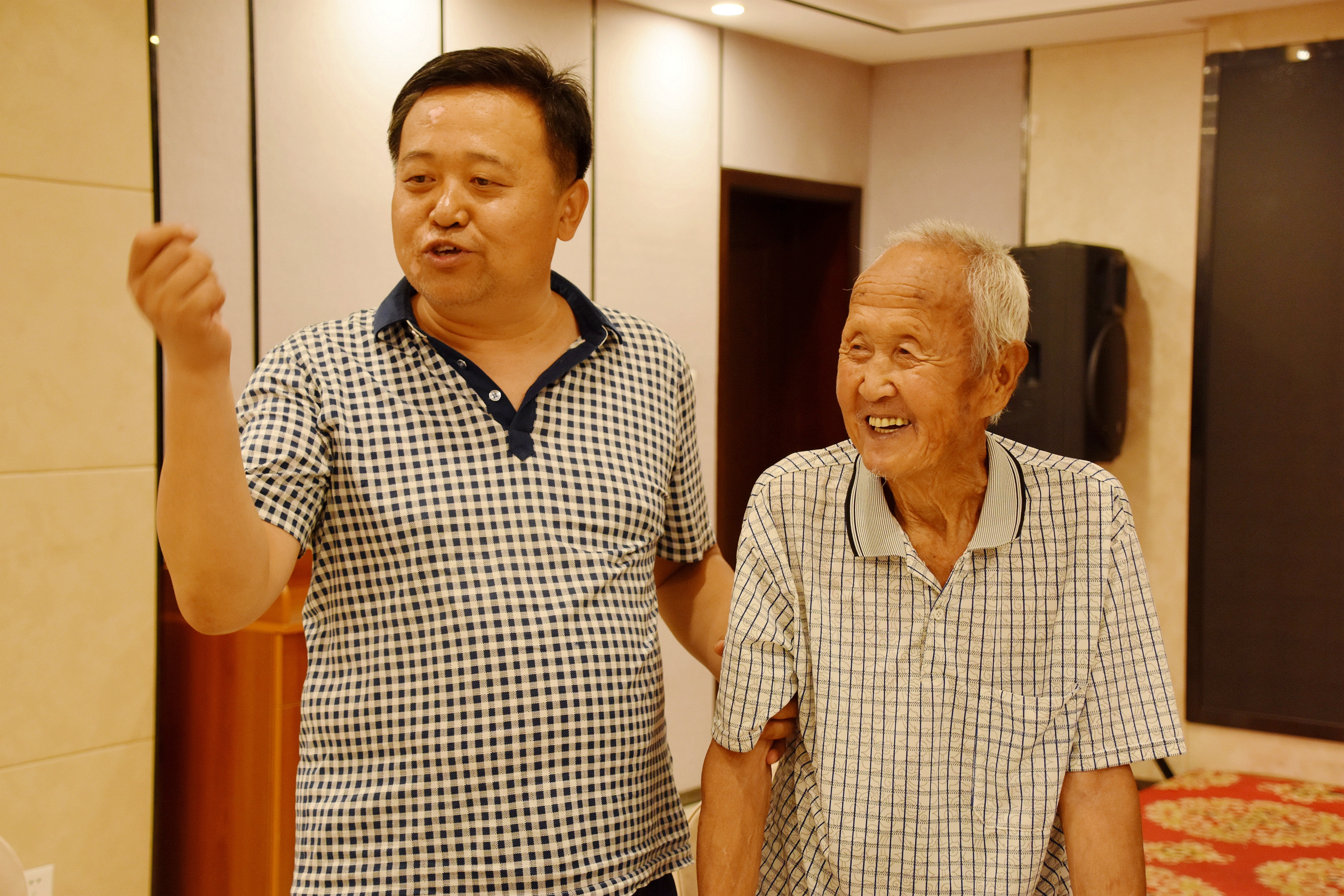 鸢飞社区福海花园小区举办庆祝建军94周年联谊会