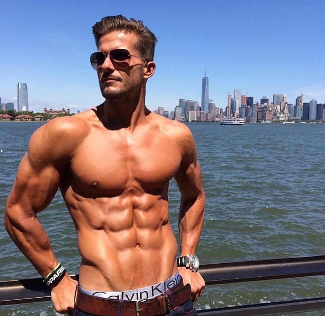 哑铃手臂肌肉锻炼详细计划,如何在家练习手臂肌肉