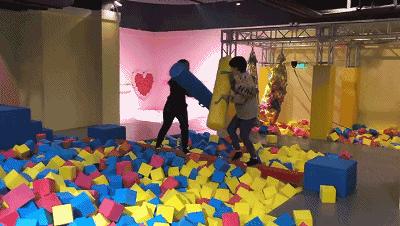 蹦床馆网红滑梯室内,旱雪滑梯蹦床公园