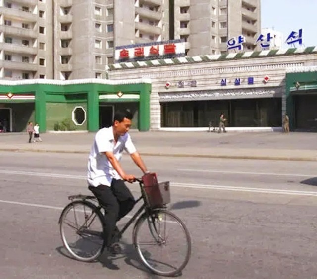 朝鲜现实影像,朝鲜士兵观察韩国动态图片