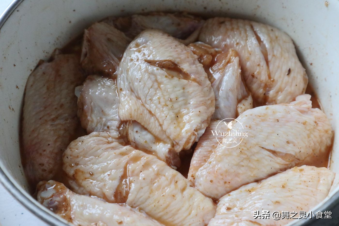 做香酥鸡翅需要放些什么,酥脆鸡翅不用酥肉粉