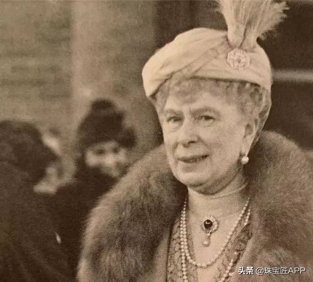 22岁丧子,英国王室觊觎她的珠宝,壕到闪瞎眼的俄国末代皇太后
