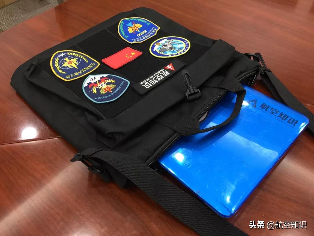 歼20的头盔显示器,歼20飞行员头盔多少钱