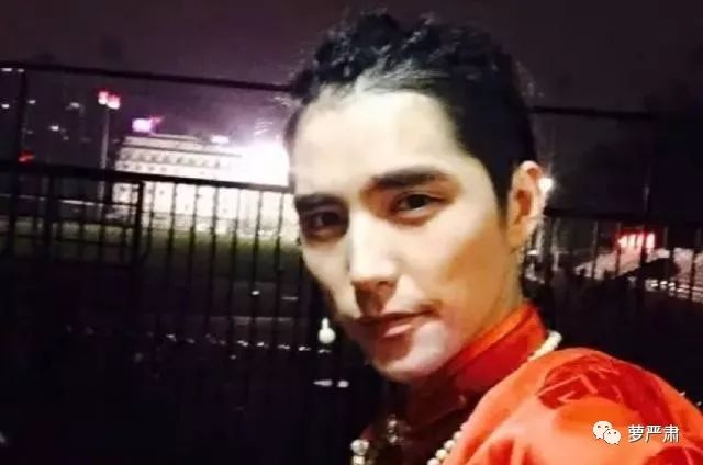 一开始我以为爱上了实力派,没想到他们还全是梗王