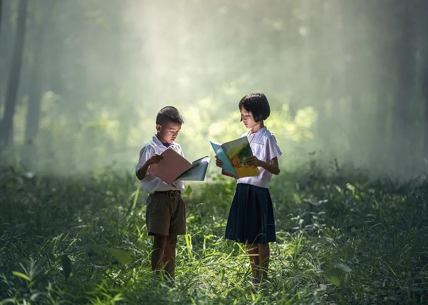 孩子爱吹牛讲大话，父母与其一味制止，不如合理引导