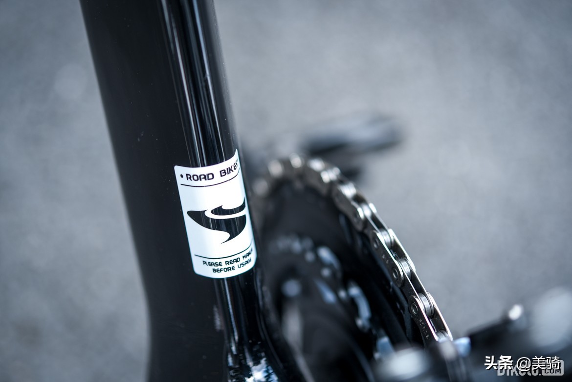入门碳纤维公路车和顶级铝公路车,kootu碳纤维公路车测评