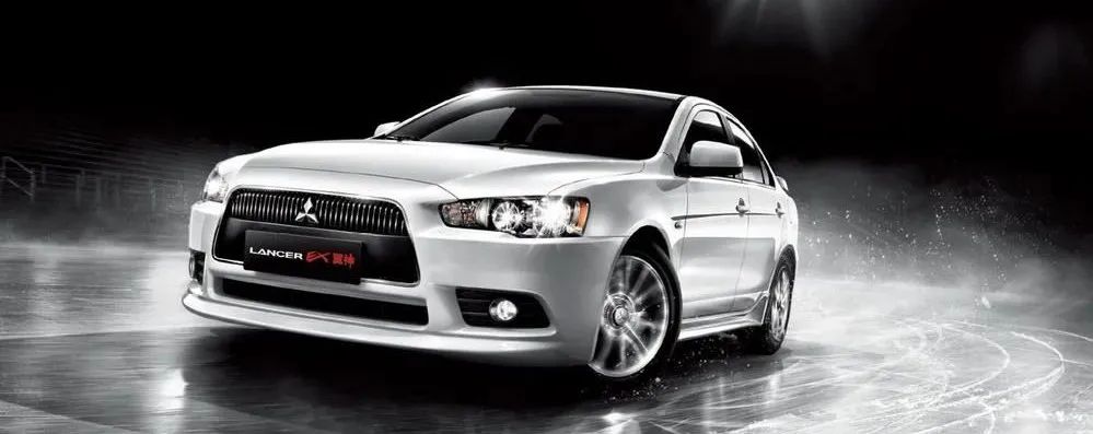 4年时间小伙轻松拿下百万奔驰,5万入手翼神怎么玩最有气质