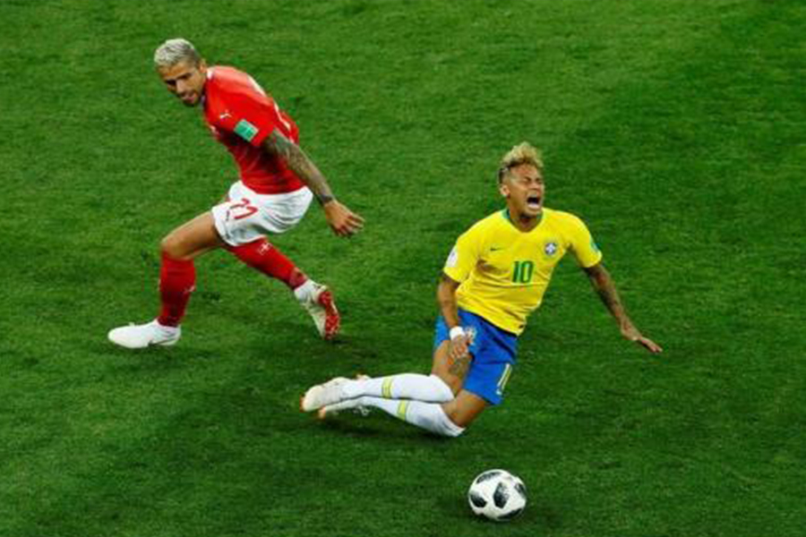 假摔属于哪种犯规,假摔跳水