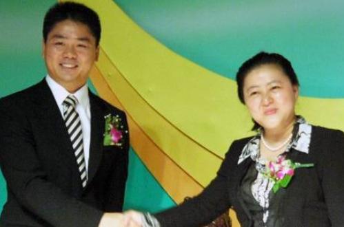 刘强东夹缝中的京东帝国,刘强东如何重塑万亿京东