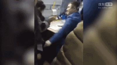 奇葩新闻大全爆笑合集,各种奇葩新闻笑死人