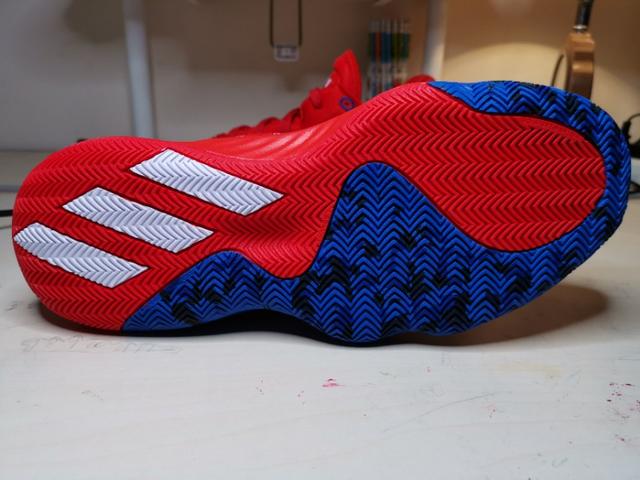 米切尔蜘蛛测评,阿迪达斯米切尔一代配色