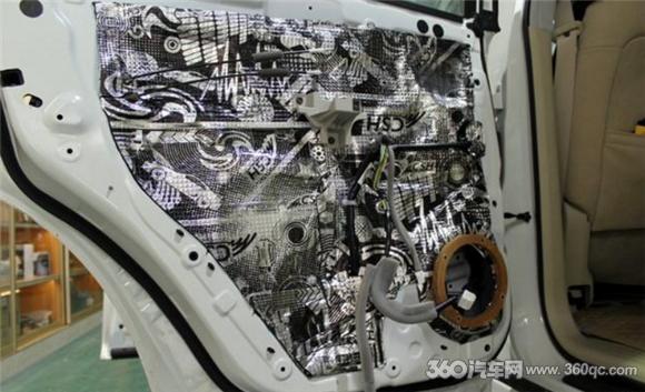 途乐中置两个喇叭安装,途乐中置可以装两个喇叭吗