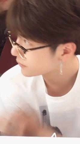 娱乐圈男明星最美的几双手,快来看看有没有你们的爱豆