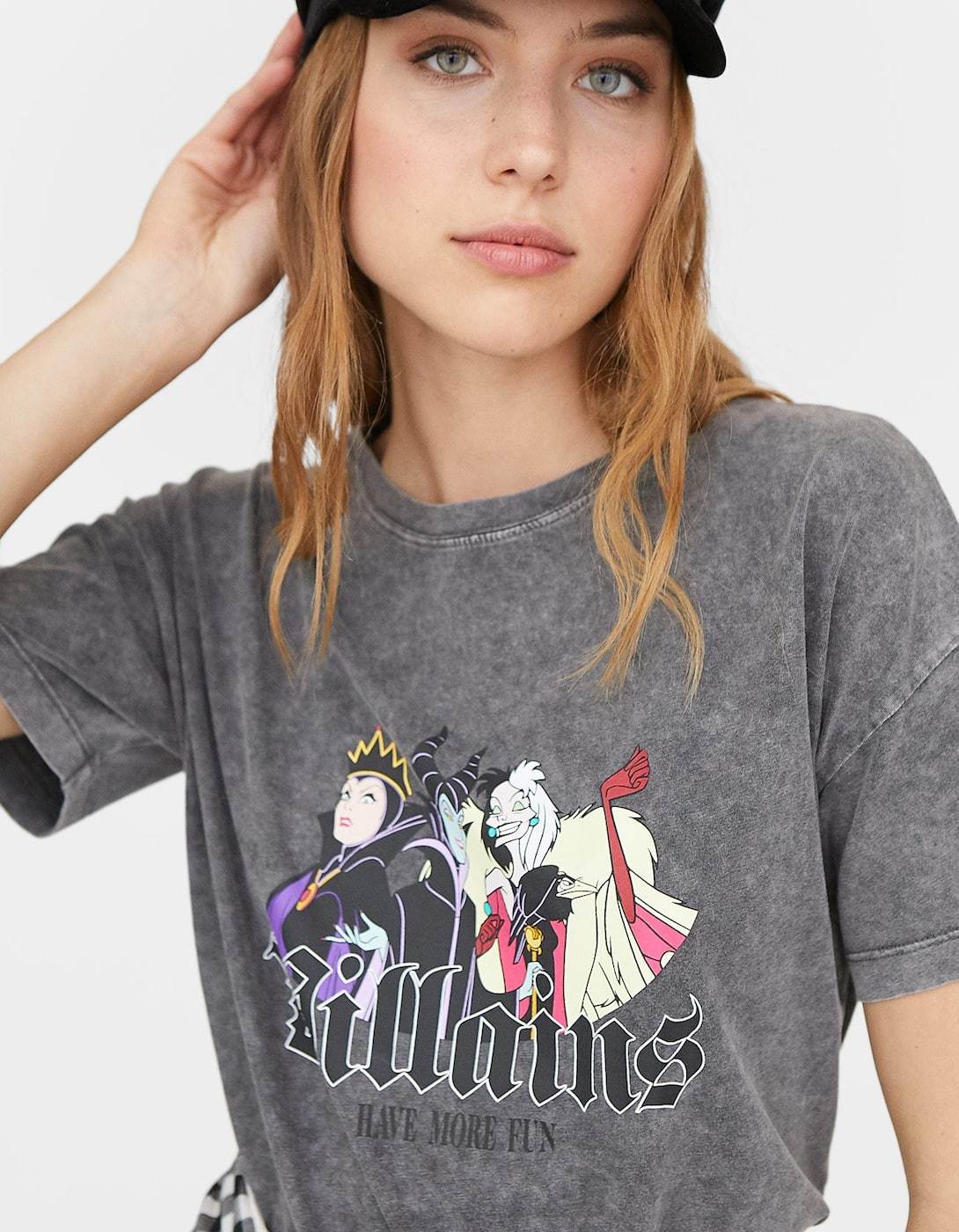 优衣库与kaws联名t恤 (优衣库kaws联名t恤图片)