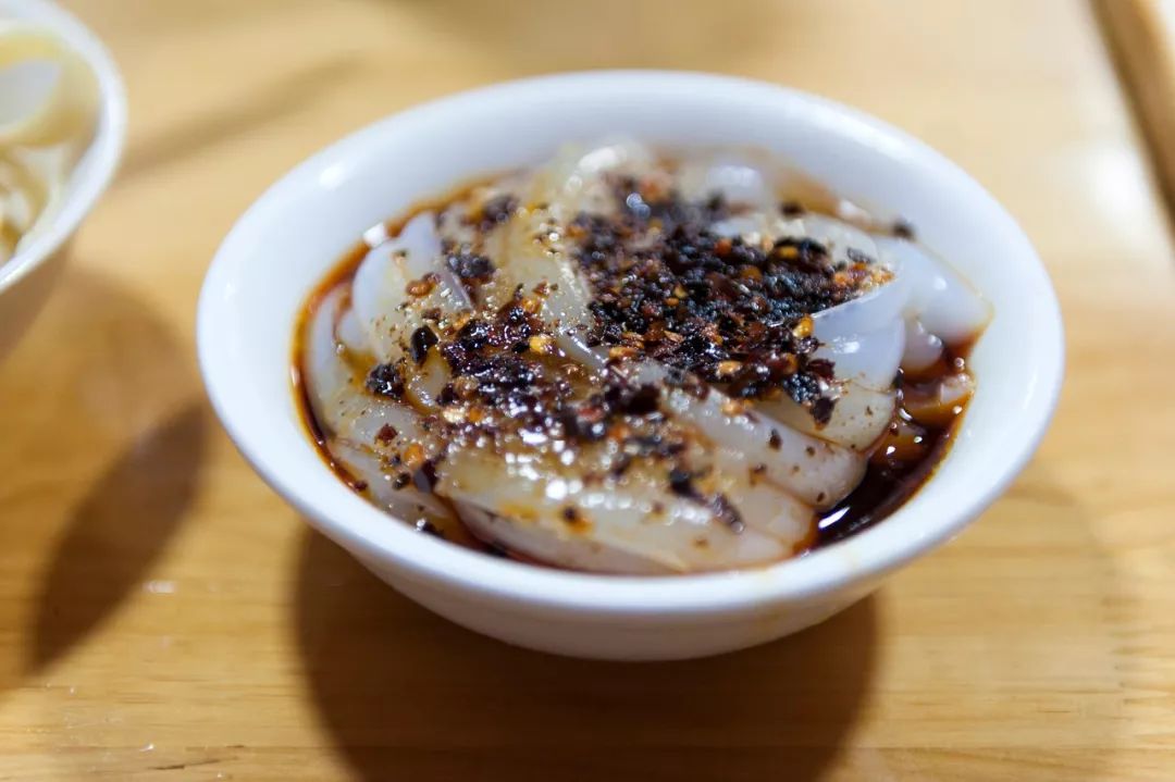 坐上高铁去旅游沿线美食尝个遍,云贵川渝高铁环线