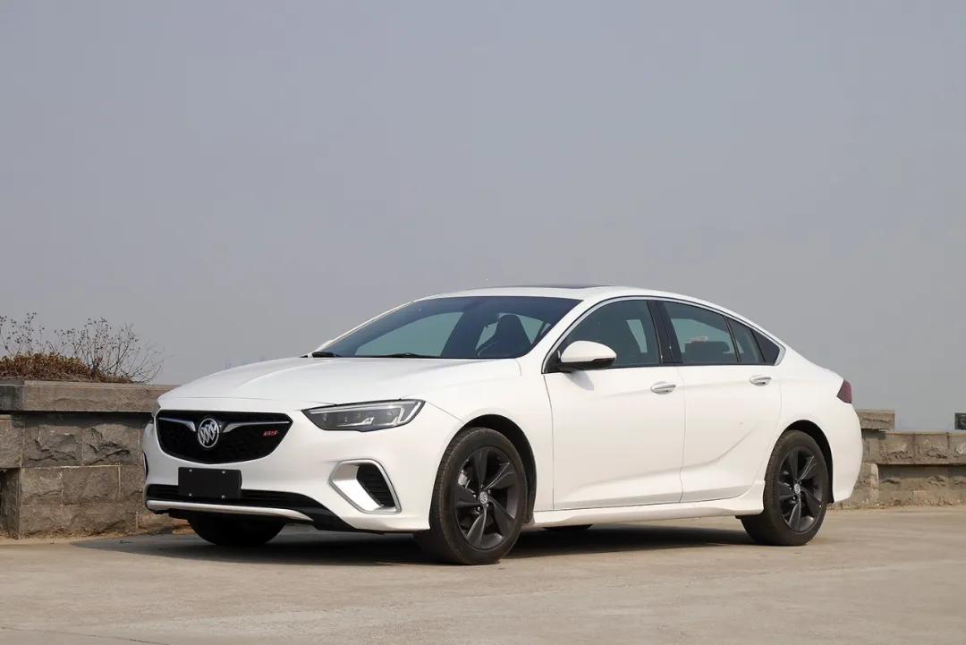 花钱办健身卡了还要自己去,君威gs的bose音响