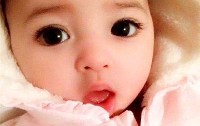 全网眼睛最小宝宝火了,眼睛小的只有一条缝,网友:芝麻吃多了?