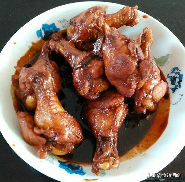 腌制的奥尔良味大鸡腿,中式炸鸡腿腌料配方