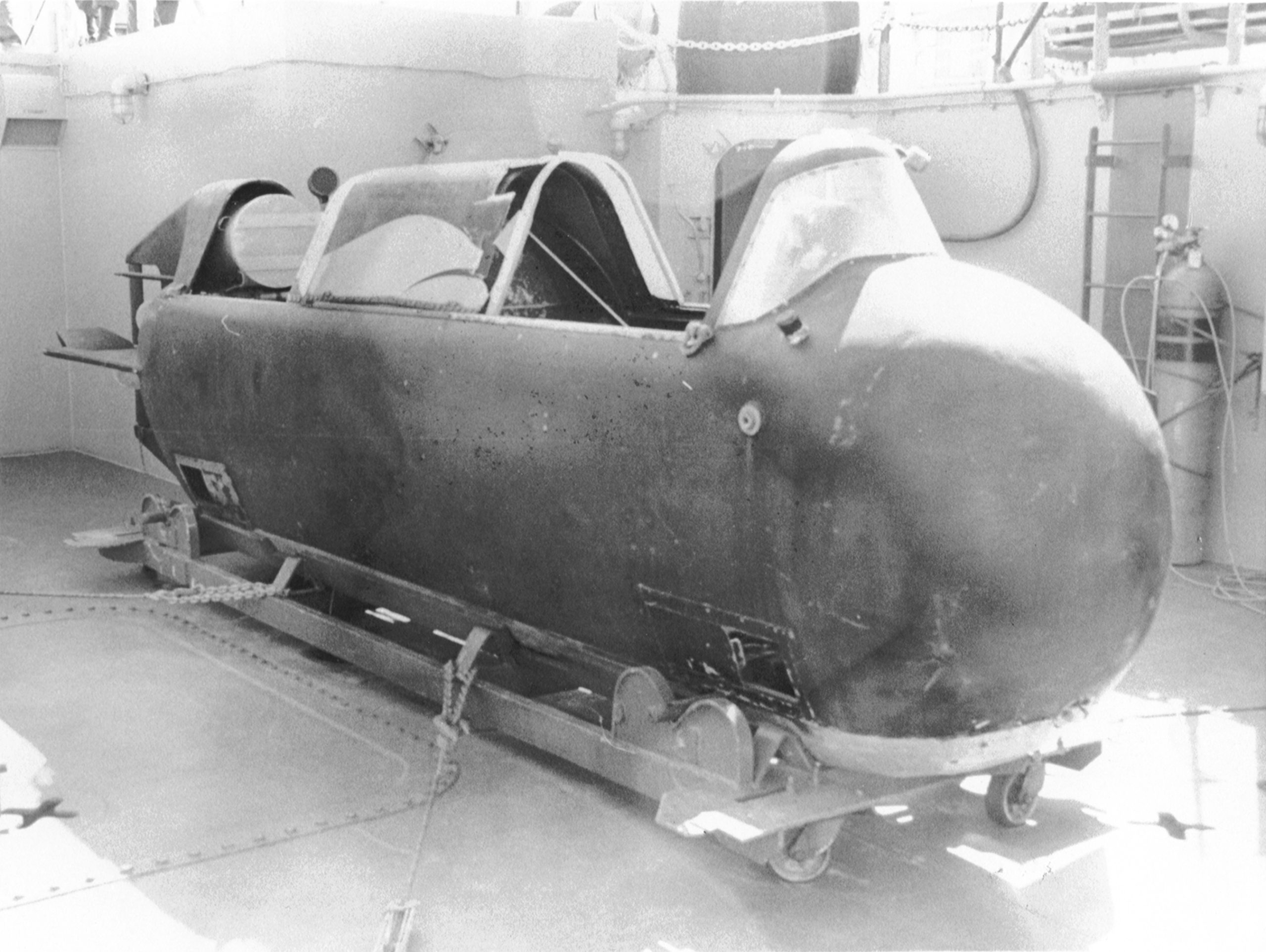 海豹突击队水下战术装备,海豹突击队空降潜艇