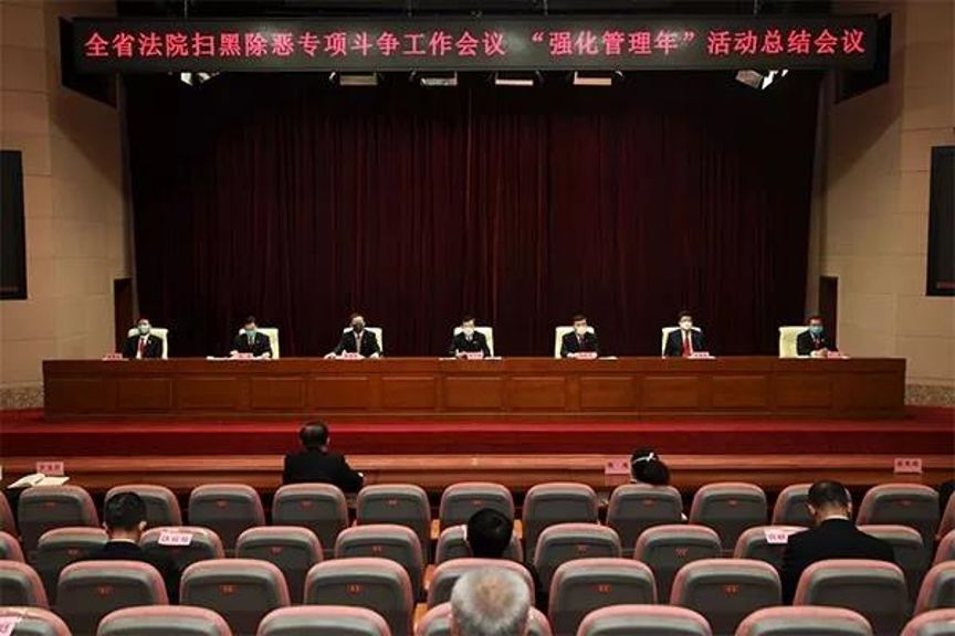 代购、买菜、测体温……4100余名“副书记”守护社区一线【各地政法要闻】