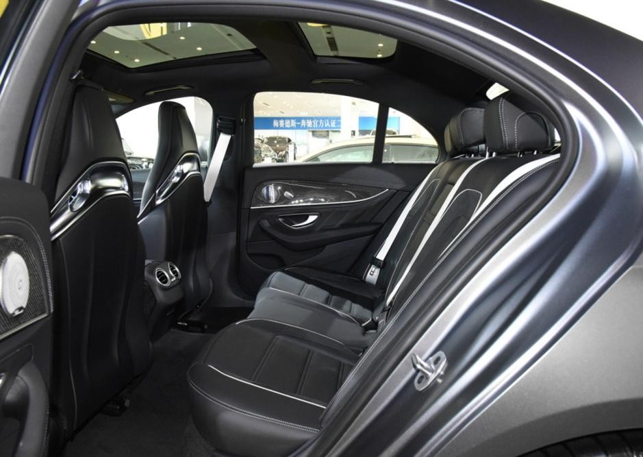 奔驰amge63s钢炮10万,amge63s尾部