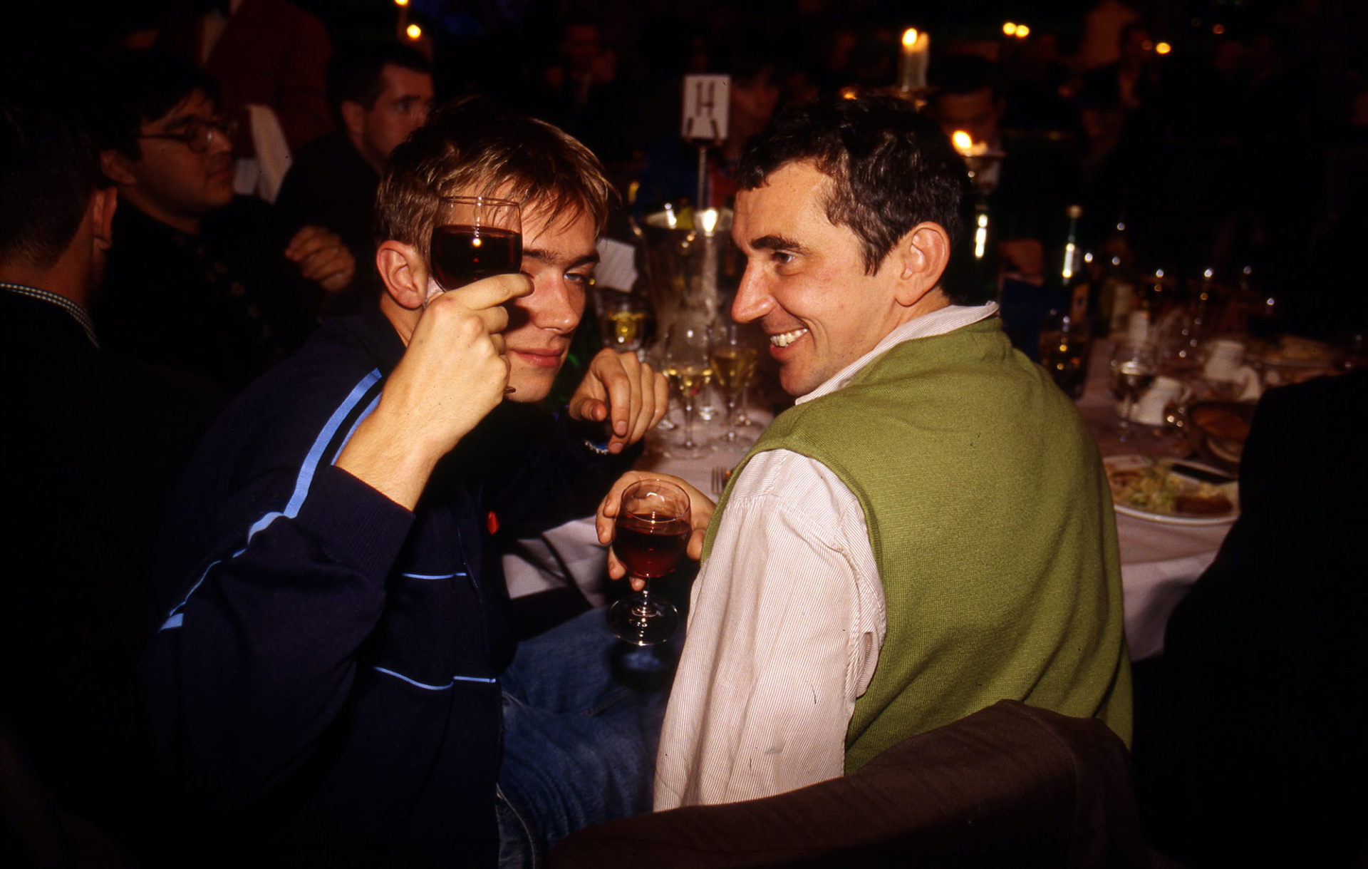 从身无分文到亿万富翁纪录片,从身无分文到百亿富翁电影