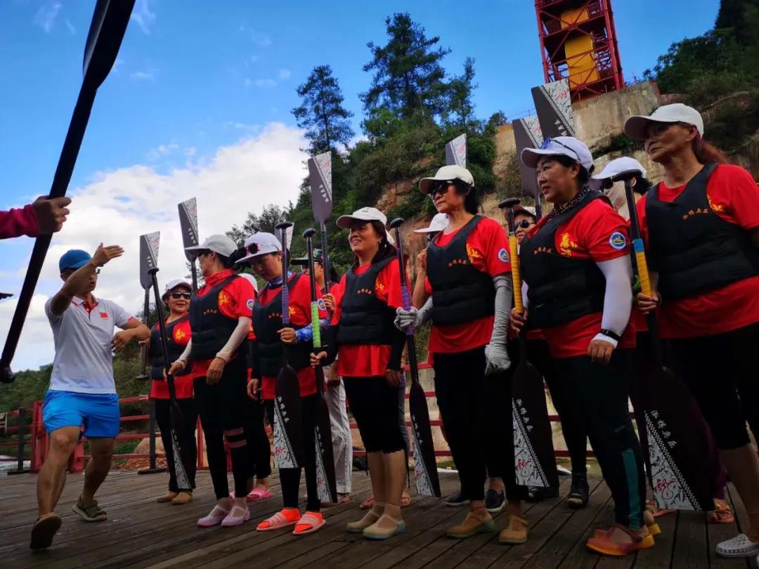 乘风破浪的奶奶们火了,乘风破浪之萌宝奶奶被气晕了