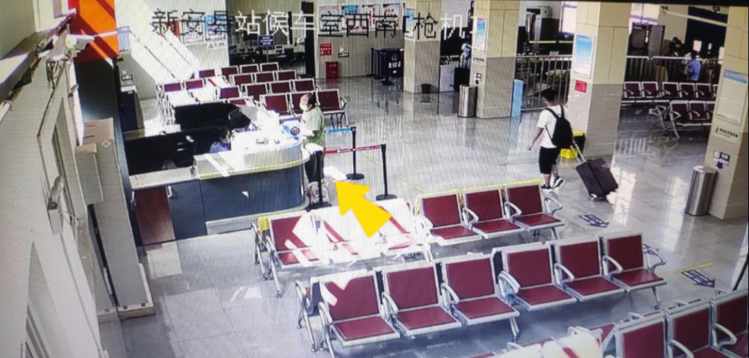 捡到10000元你会怎么做,捡到一百块钱该怎么做