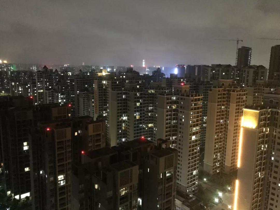 大亚湾夜景真实视频,大亚湾鬼城亮灯率