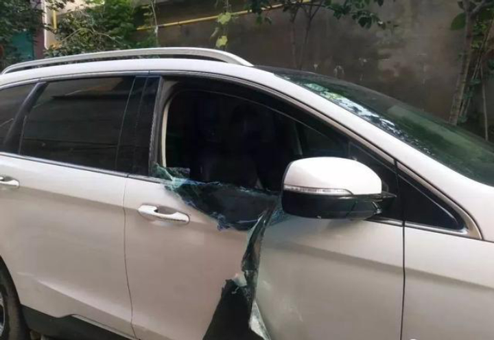 车防盗锁死备用钥匙能打开吗,车钥匙丢了不破坏车窗怎样打开