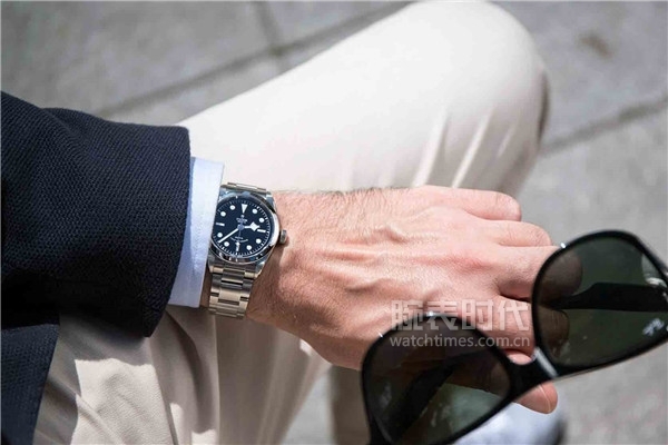 帝舵男士大表盘带钻手表价格,表径36帝舵手表男上手效果