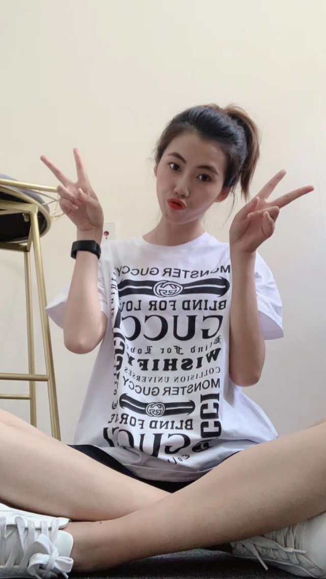 有需要买衣服的朋友加微信,有需要买产品的朋友