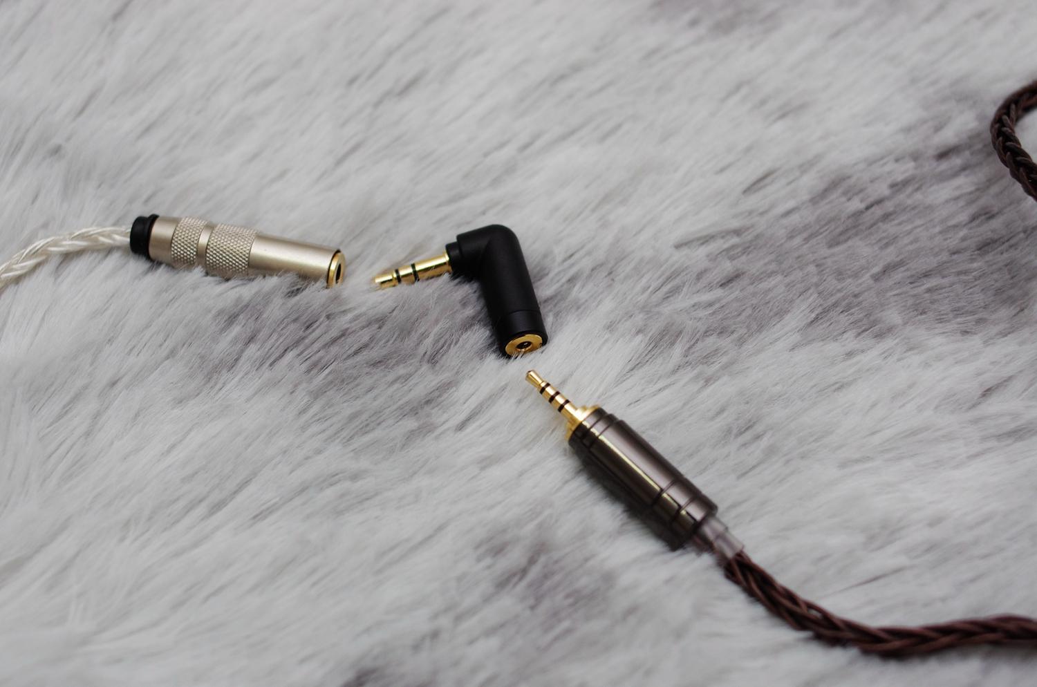 或许比原厂还要好一些：我的iPhone12的“高冷”配件们