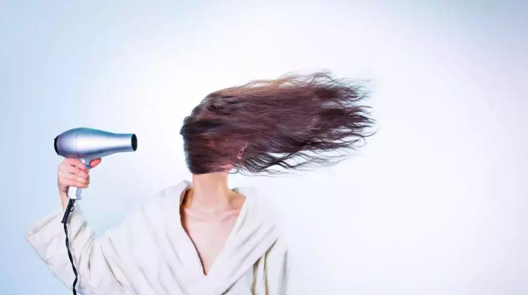 脱发真的很影响颜值么,脱发除了遗传还有什么原因