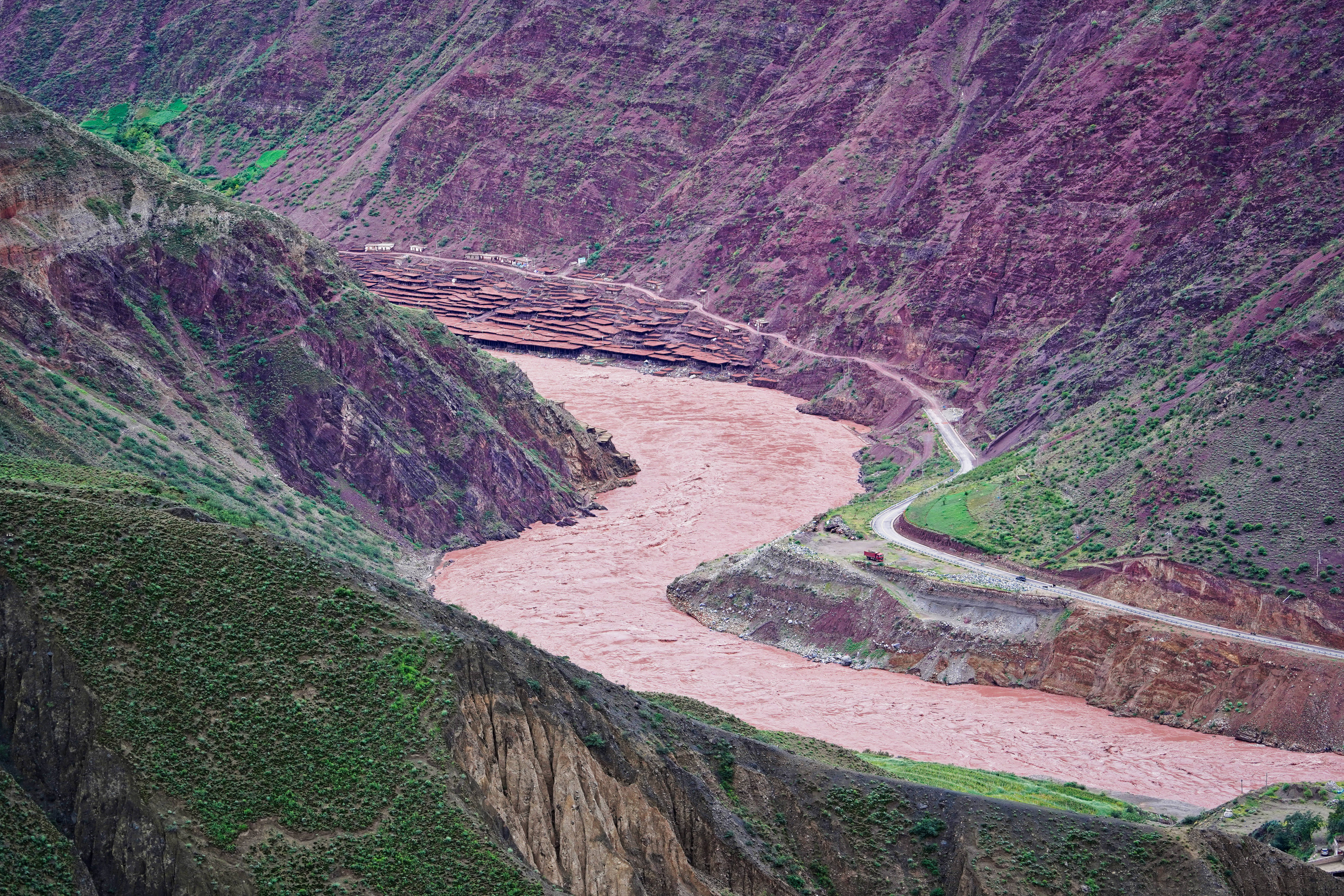 西藏昌都然乌湖美景如画,西藏昌都然乌湖景区美景