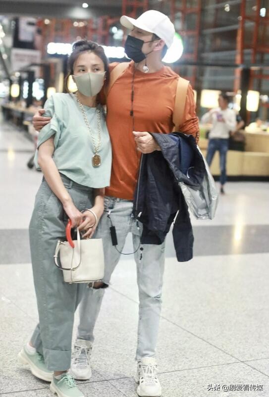 杨烁王黎雯节目上秀恩爱,杨烁王黎雯秀恩爱视频