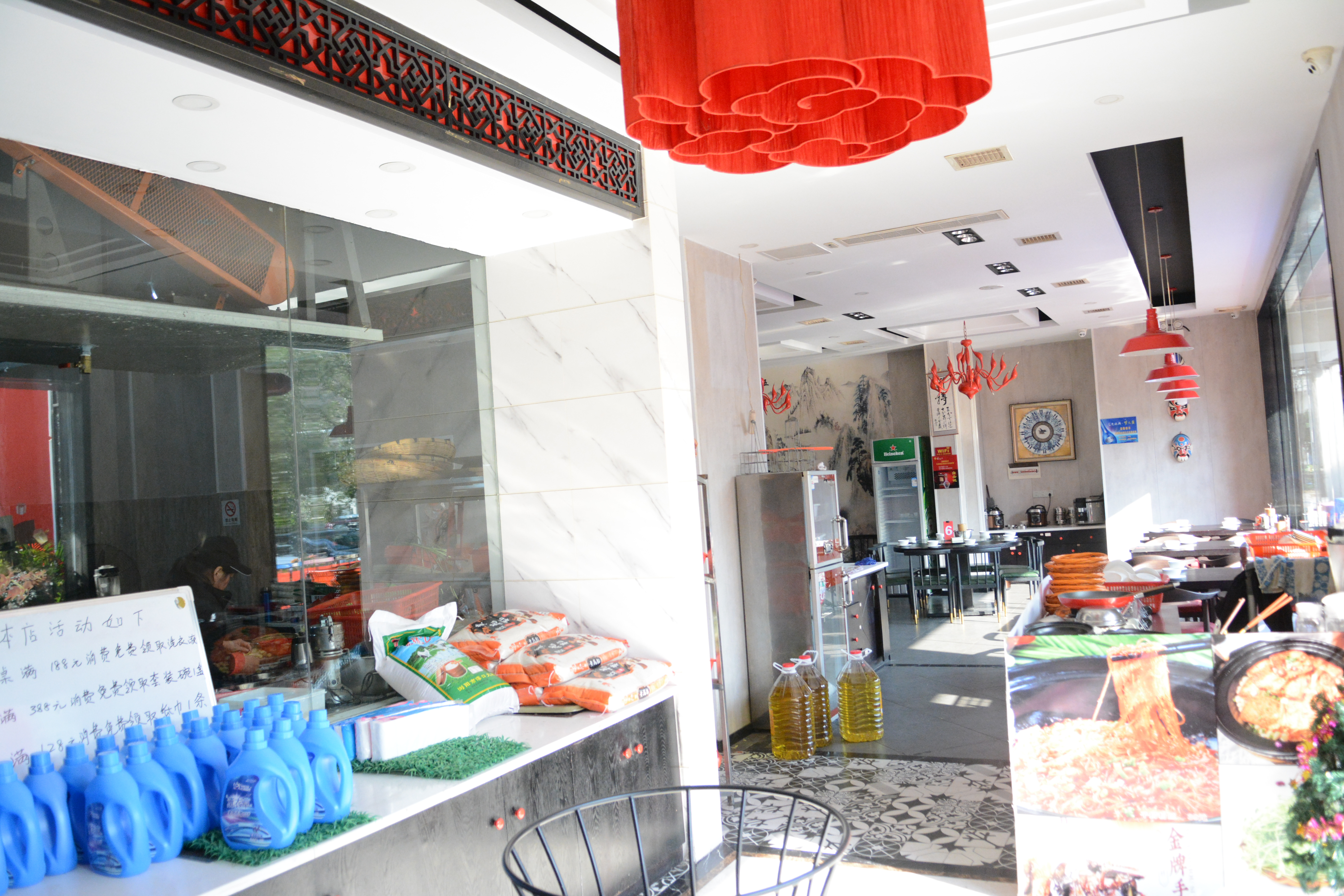 长沙河西含光路山水新城的“柒七酒餐馆”升级巨惠迎牛年