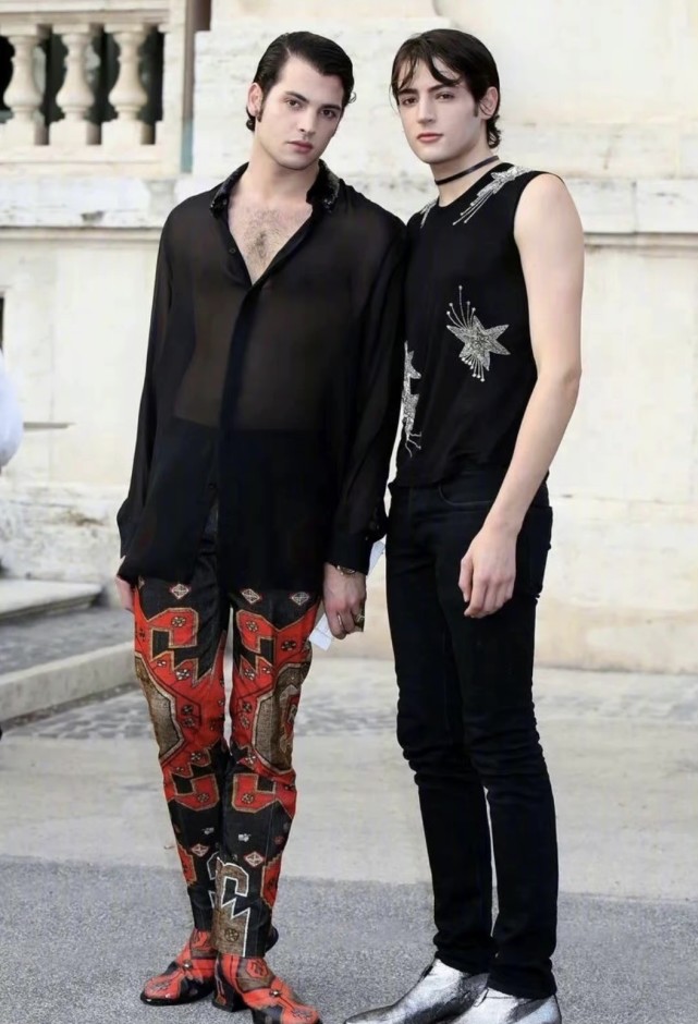 超模西摩有几个孩子,史蒂芬妮西摩儿子啥时候死的