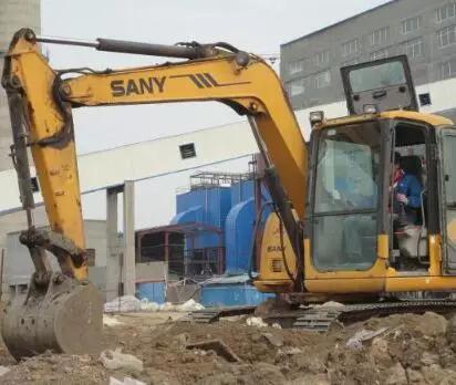 新手买二手挖掘机如何估价,10年以上二手挖掘机价格怎么评估