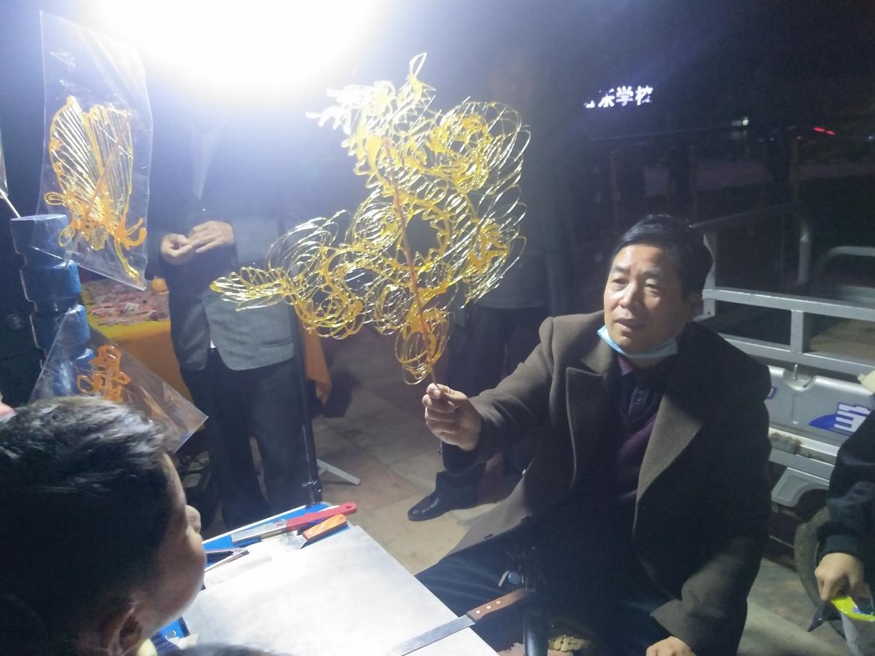 河南方城兰林坡:从用勺作画用花鸟写字的民间艺术家到绘画教育家