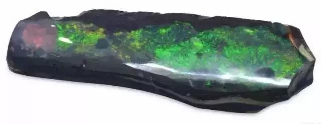 捡到这样的石头千万别扔桌子,遇到这样的石头赶紧捡