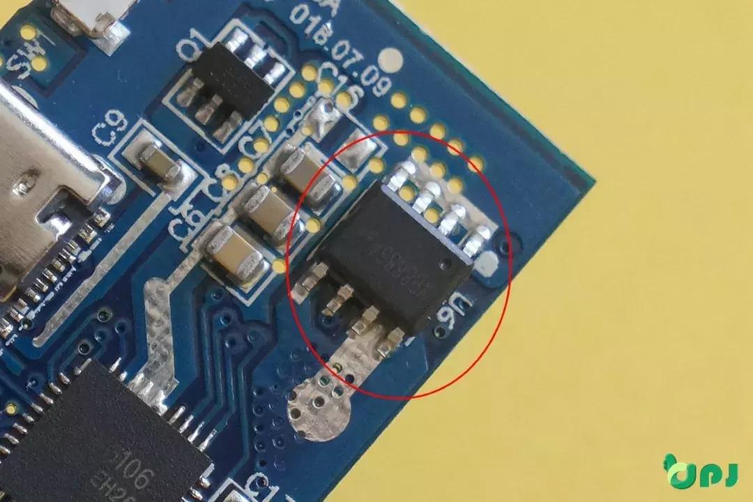 飞毛腿快充移动电源,飞毛腿充电宝m101拆解