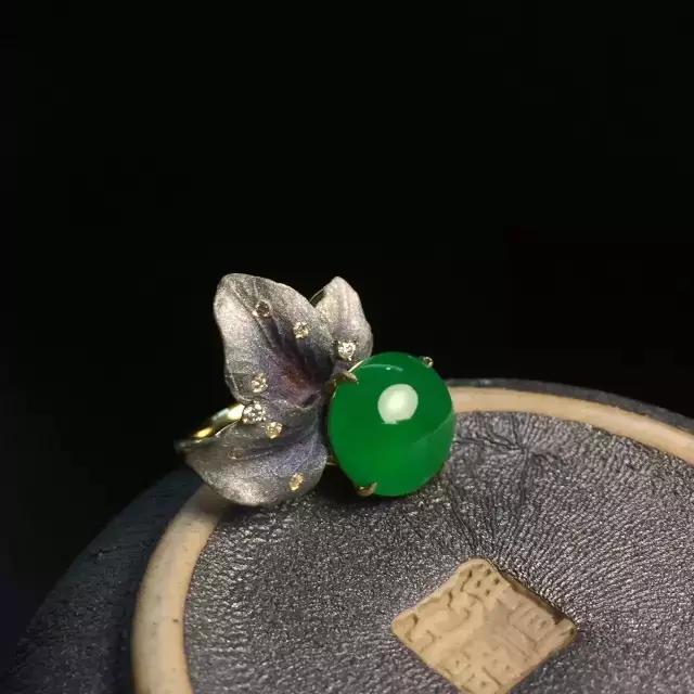 最灵性的翡翠搭配,调花素与高效调花灵有区别吗