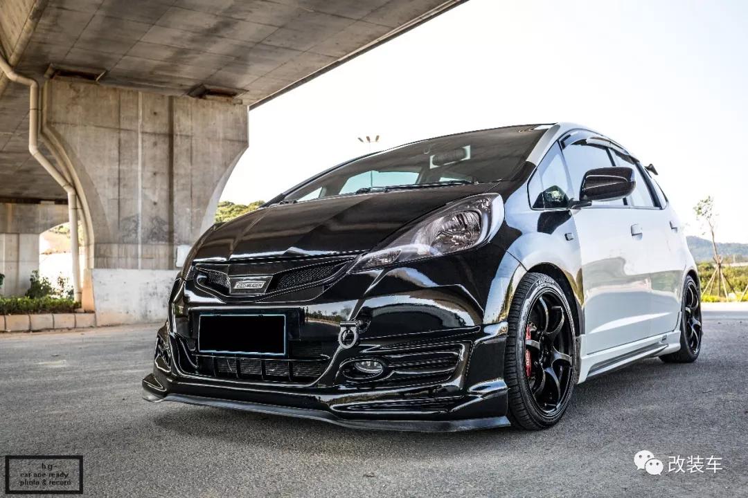 金杯海狮能推着么,金杯海狮可以坐几个人